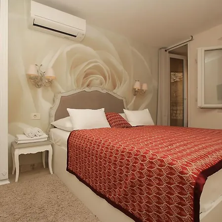 Kalalarga In The Center Of The Town With Free Parking Makarska